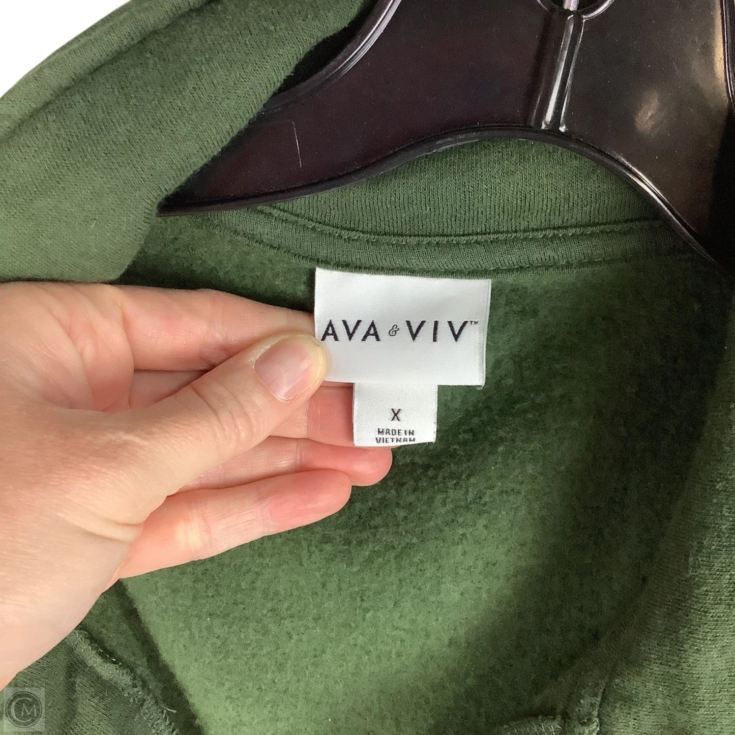 Top Long Sleeve By Ava & Viv In Green, Size: 1x