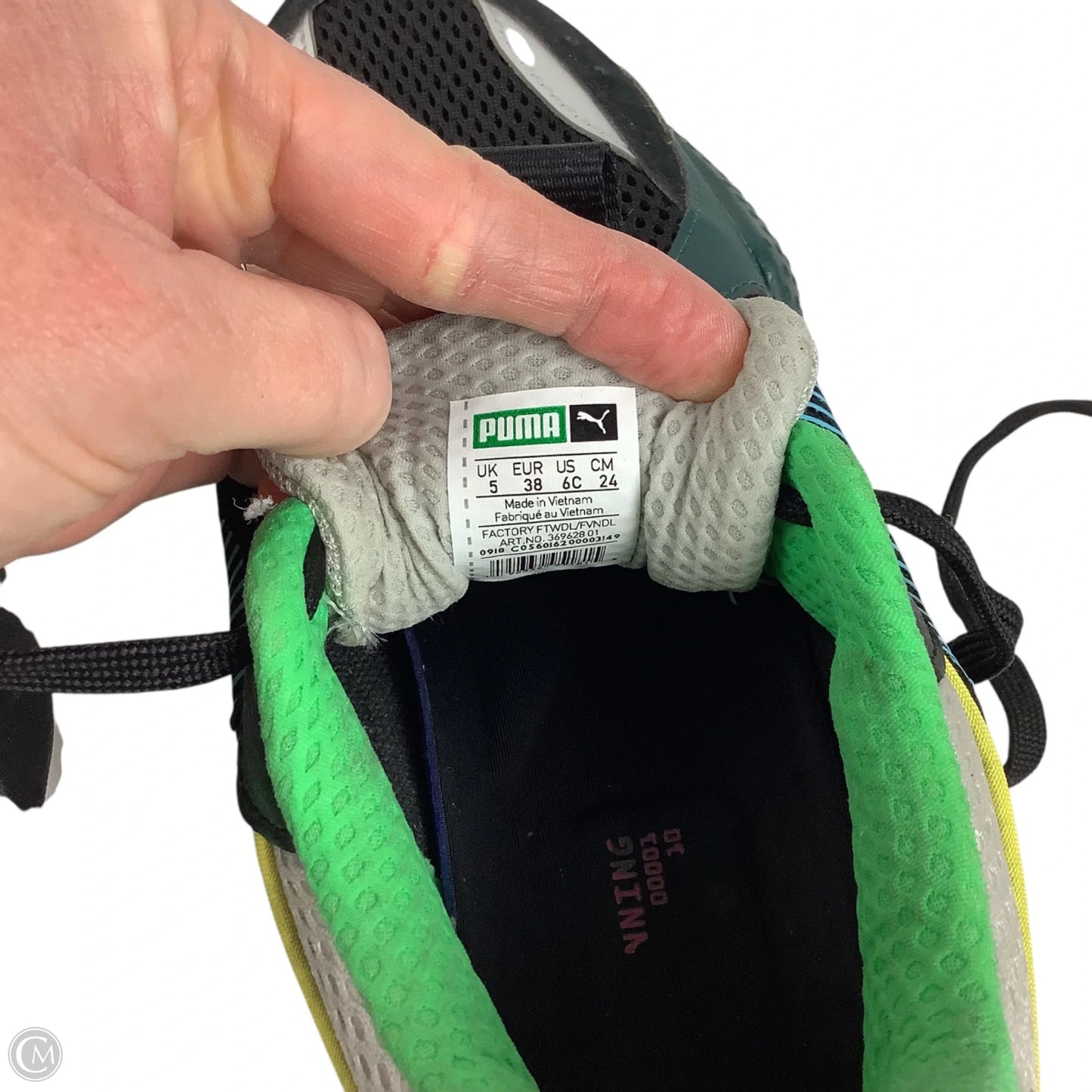 Shoes Sneakers By Puma In Multi-colored, Size: 6