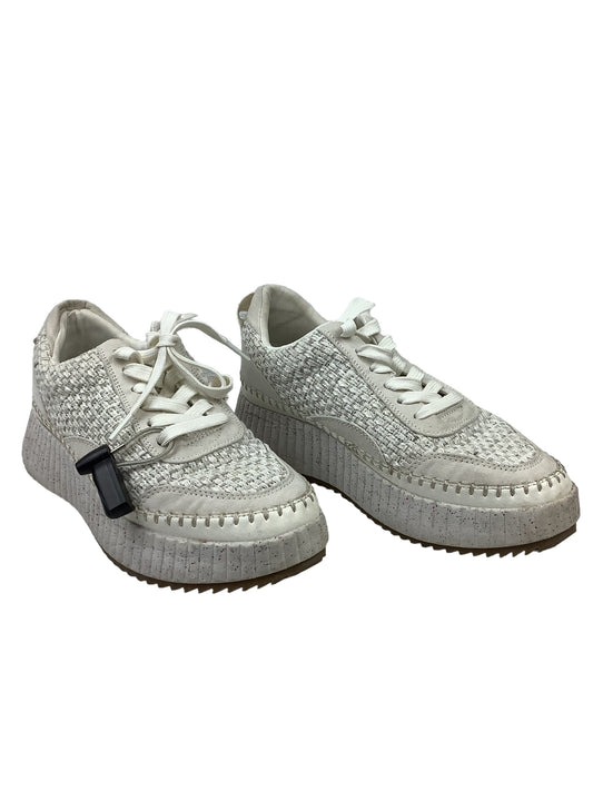 Shoes Sneakers By Universal Thread  Size: 9