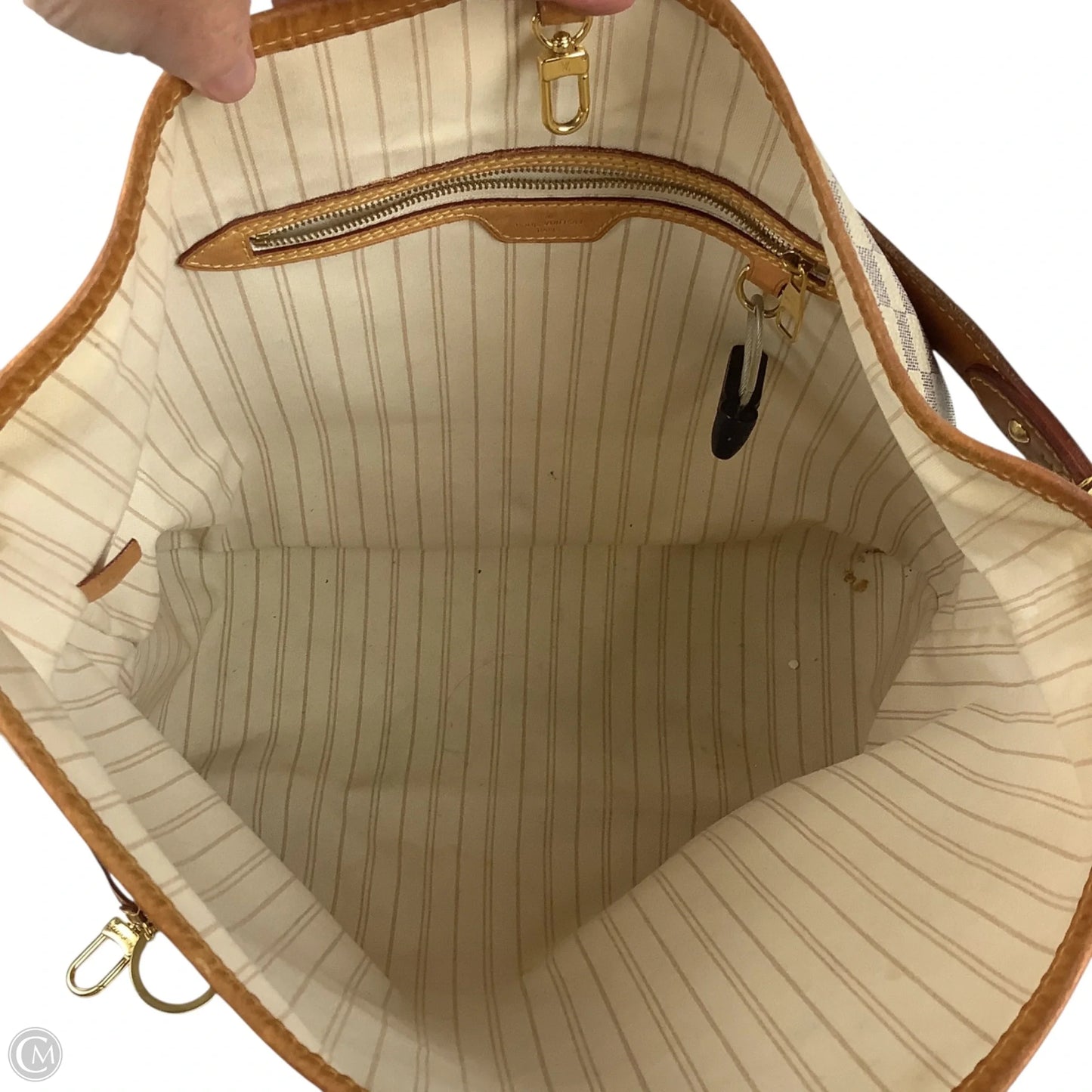 Handbag Luxury Designer By Louis Vuitton, Size: Large