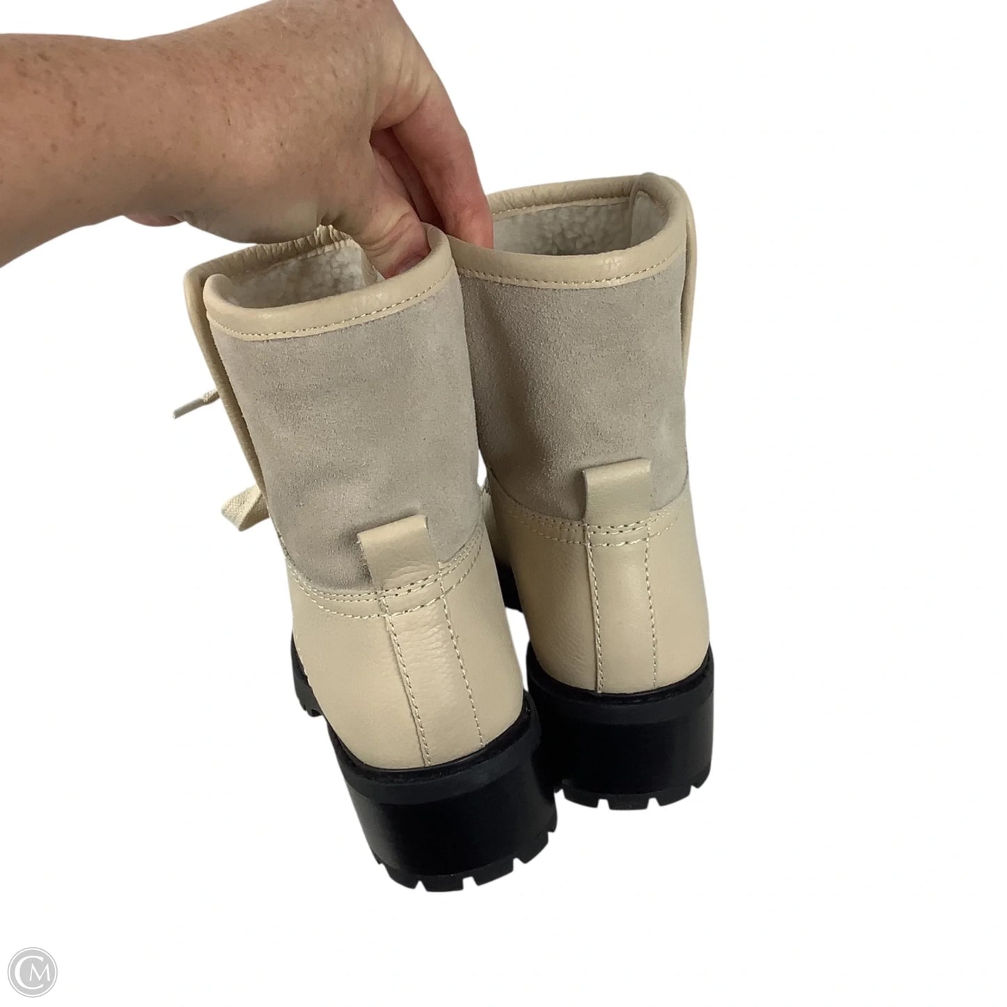 Boots Ankle Flats By Frye And Co In Cream, Size: 9