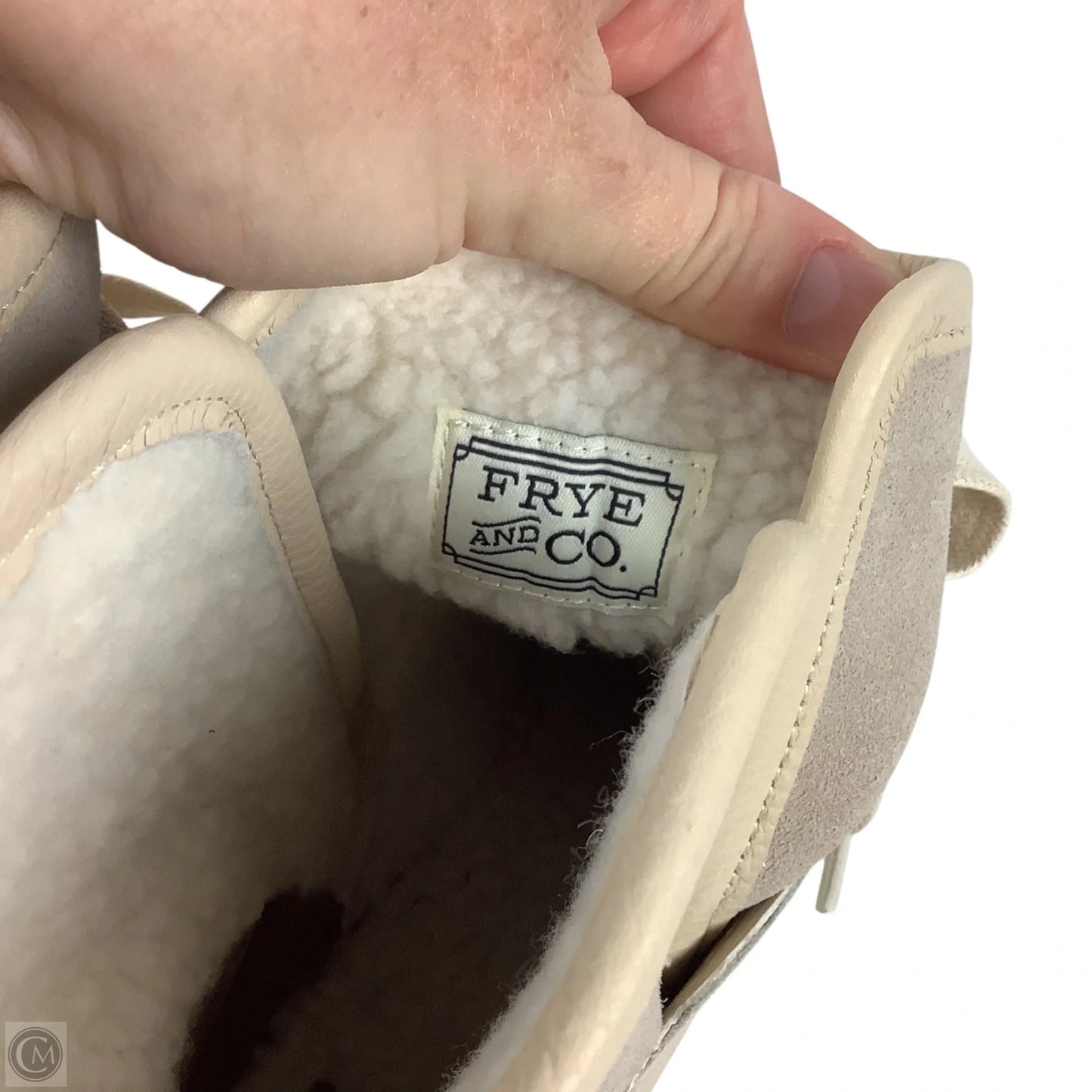 Boots Ankle Flats By Frye And Co In Cream, Size: 9
