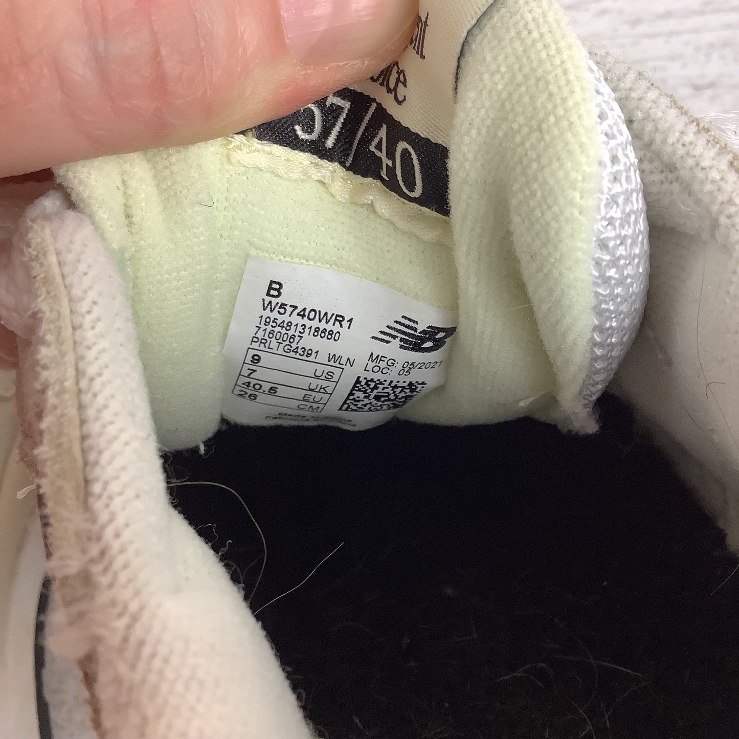 Shoes Athletic By New Balance In Cream, Size: 9