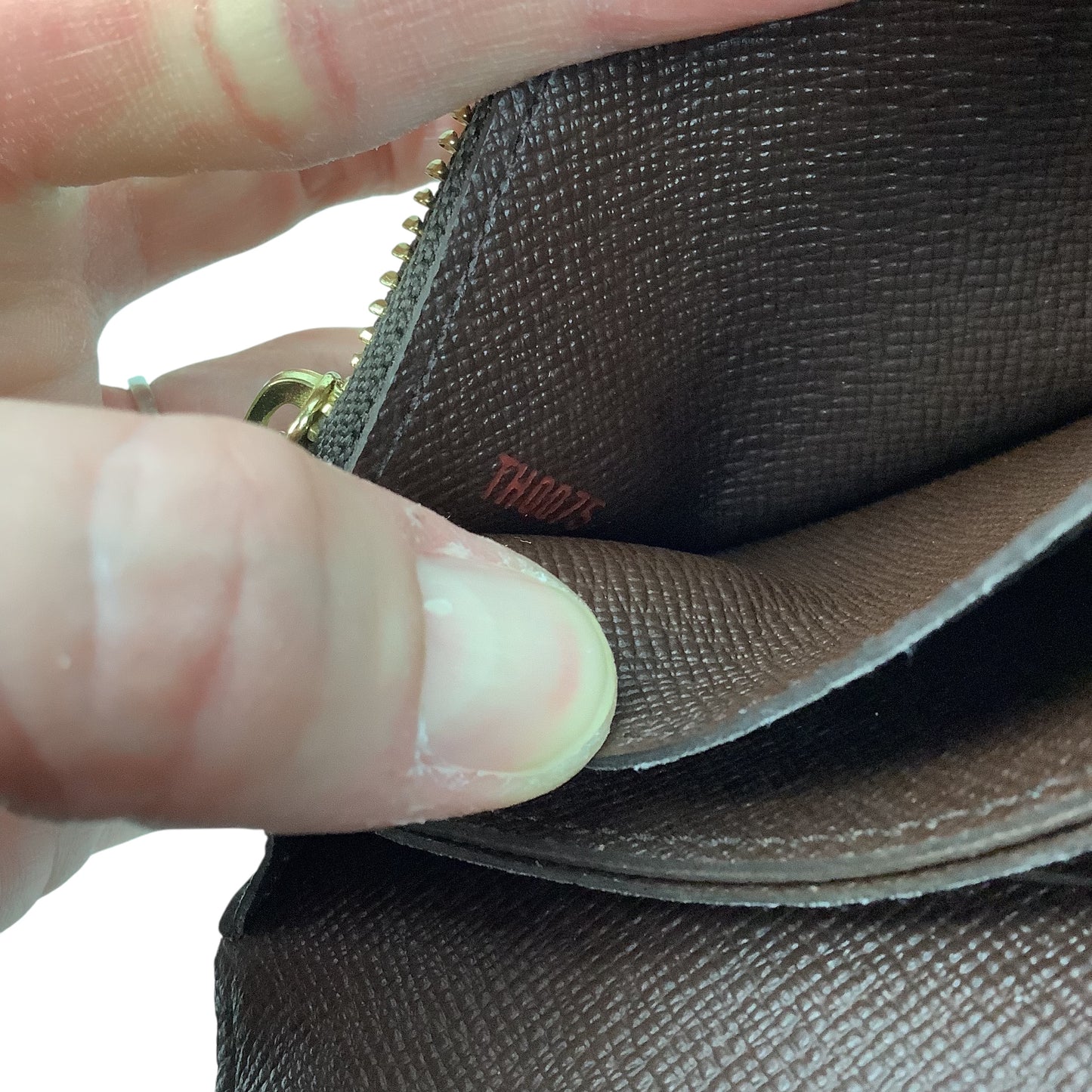 Wallet Luxury Designer By Louis Vuitton, Size: Medium