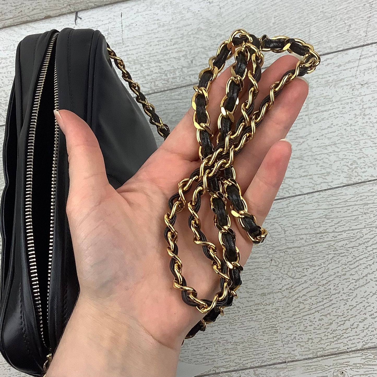 Crossbody Luxury Designer By Chanel, Size: Medium