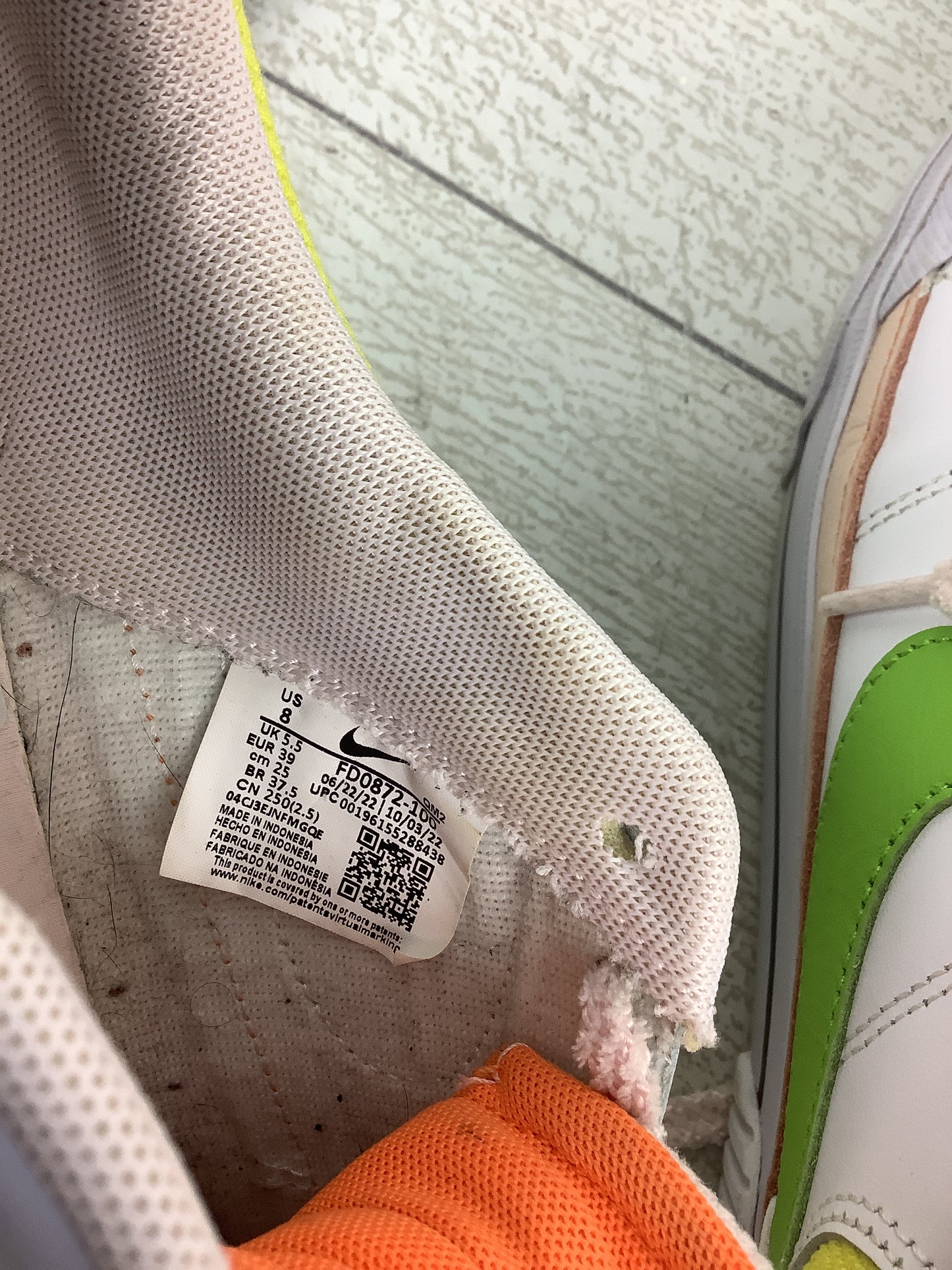 Shoes Sneakers By Nike In White, Size: 8