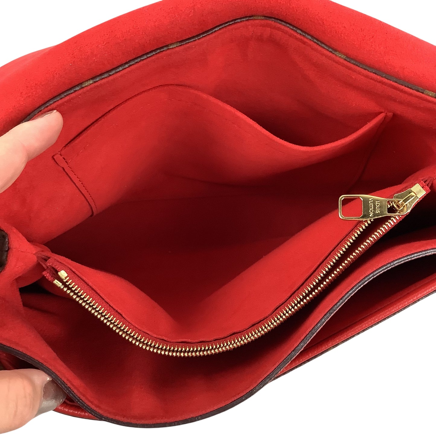 Crossbody Luxury Designer By Louis Vuitton, Size: Medium