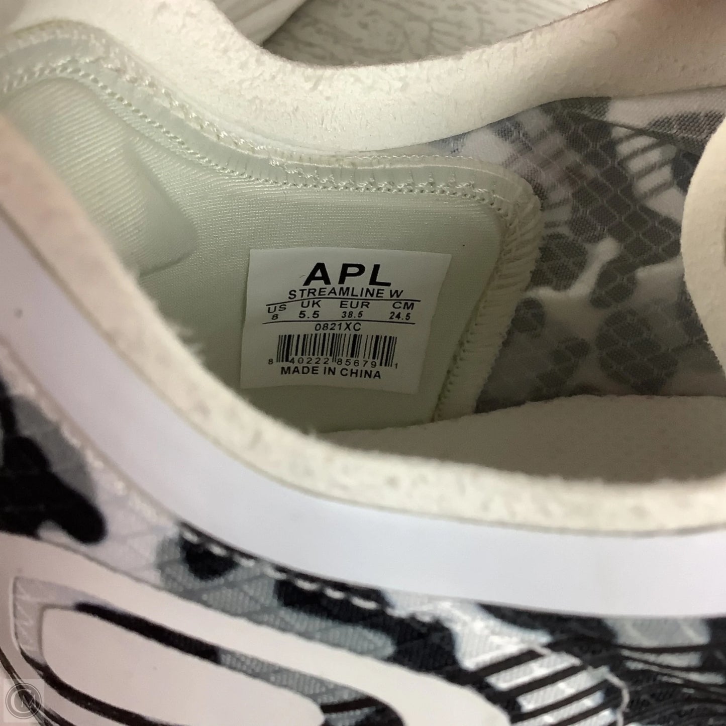 Shoes Designer By Apl In Black & White, Size: 8