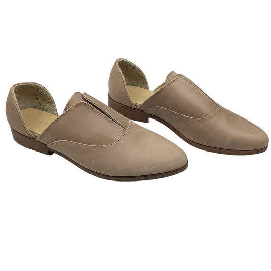 Shoes Flats By Cmc In Tan, Size: 6.5