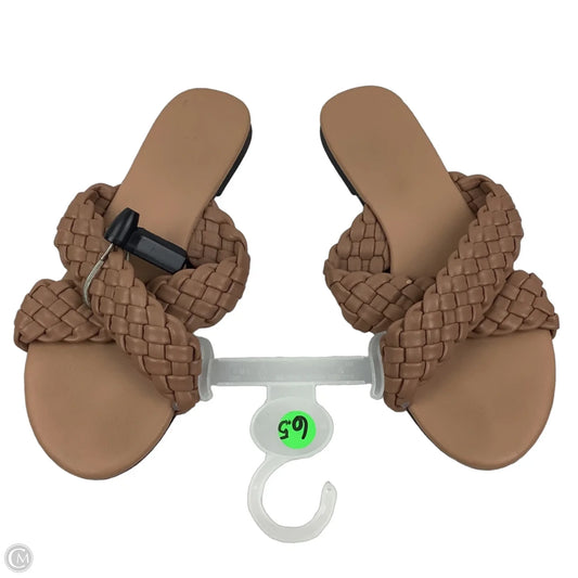 Sandals Flats By Clothes Mentor In Brown, Size: 6.5