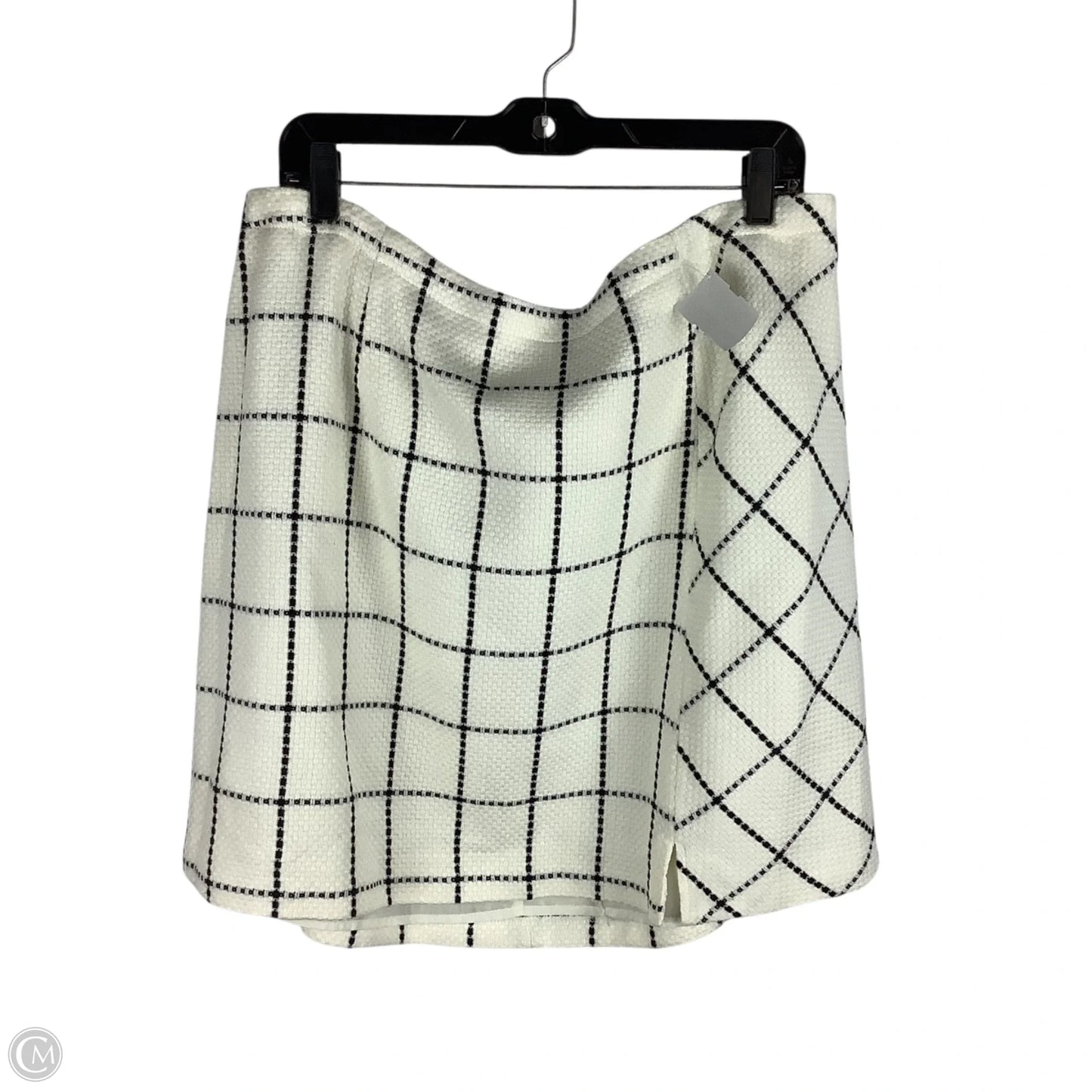 Skirt Mini & Short By Cato In Cream, Size: 18