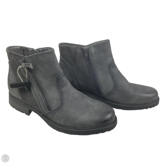 Boots Ankle Flats By Earth In Grey, Size: 11