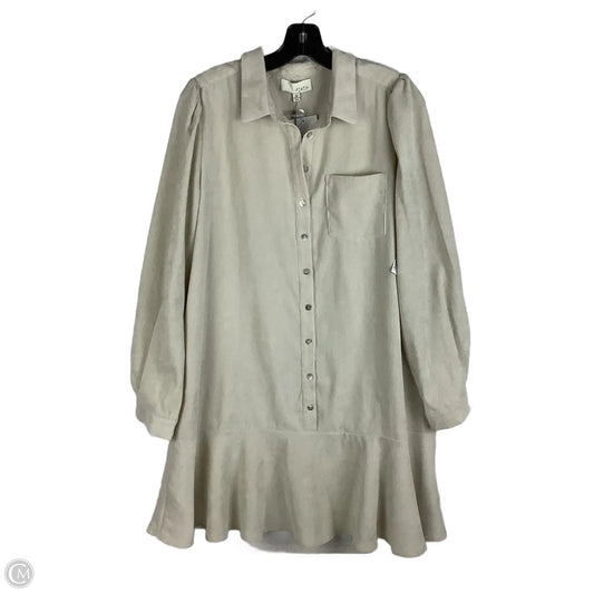 Dress Casual Short By Pinch In Cream, Size: M