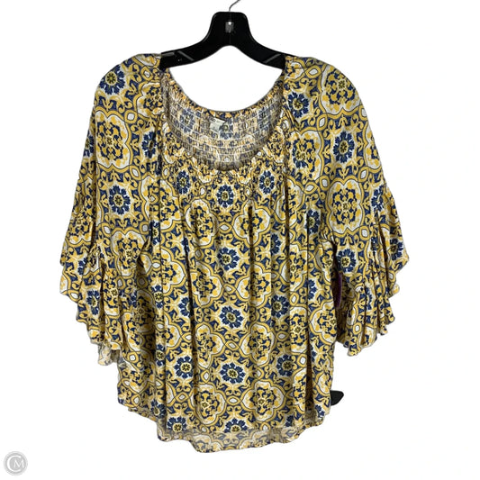 Top Short Sleeve By Cato In Yellow, Size: L