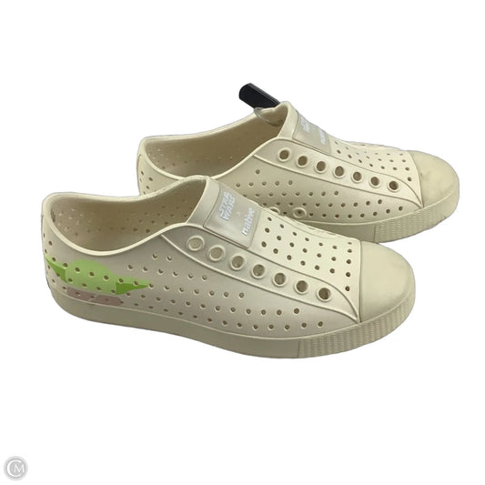 Shoes Flats By Star Wars x native  In Cream, Size: 6