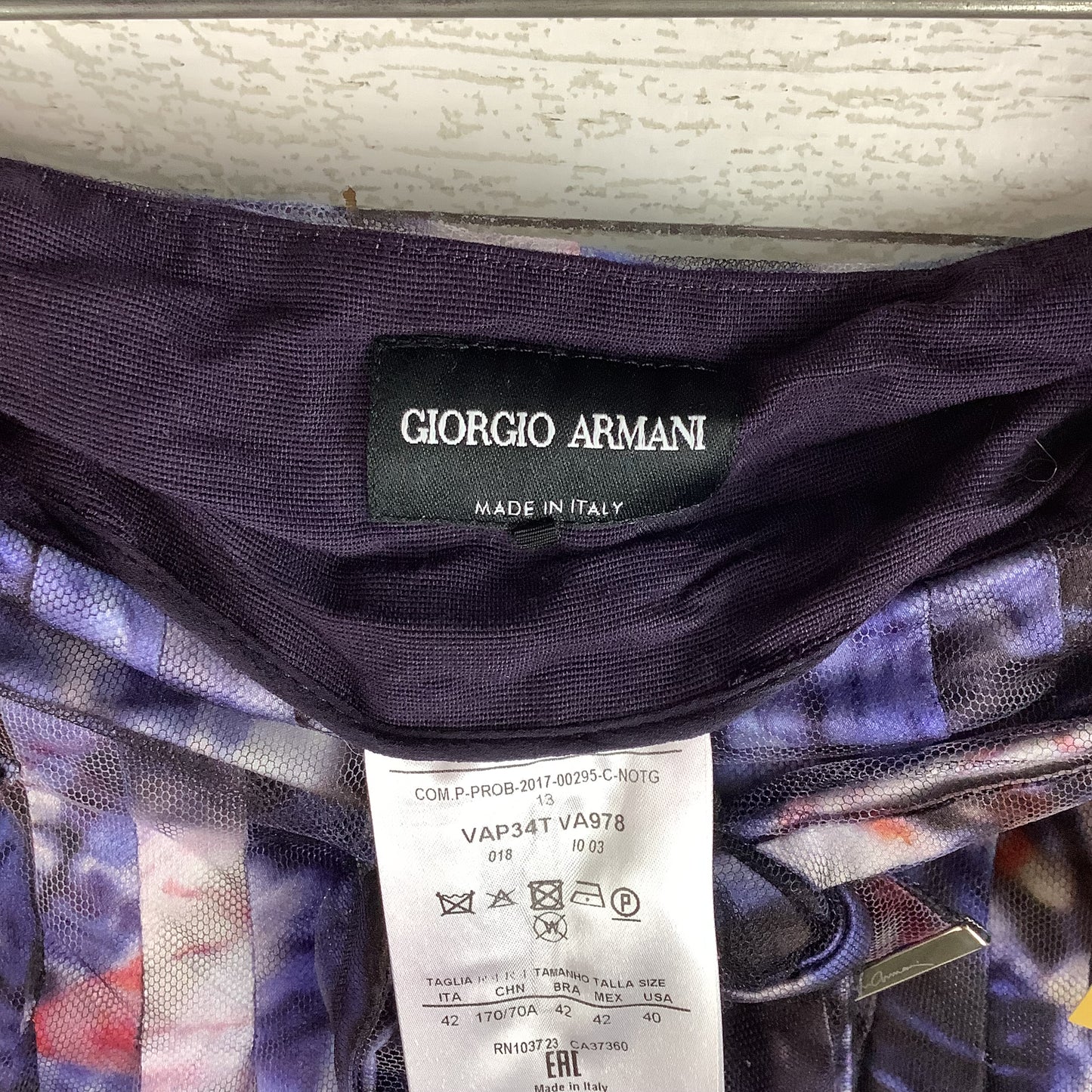 Shorts Designer By Giorgio Armani In Purple, Size: 10 (40)