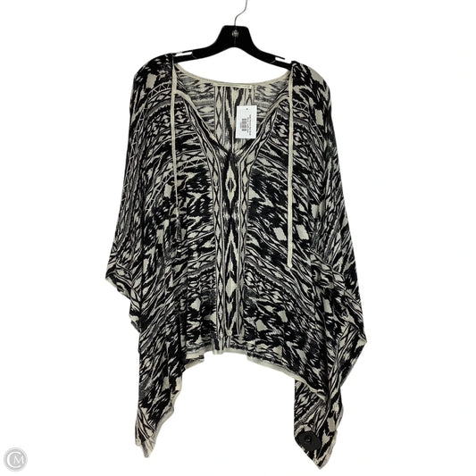 Shawl By Cmc In Black, Size: S