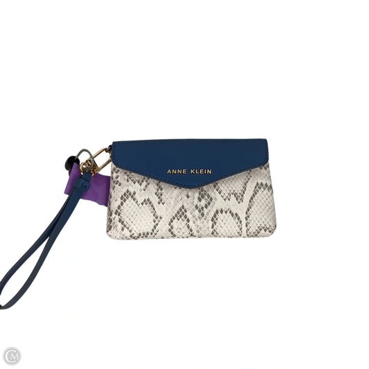 Wristlet By Anne Klein, Size: Small