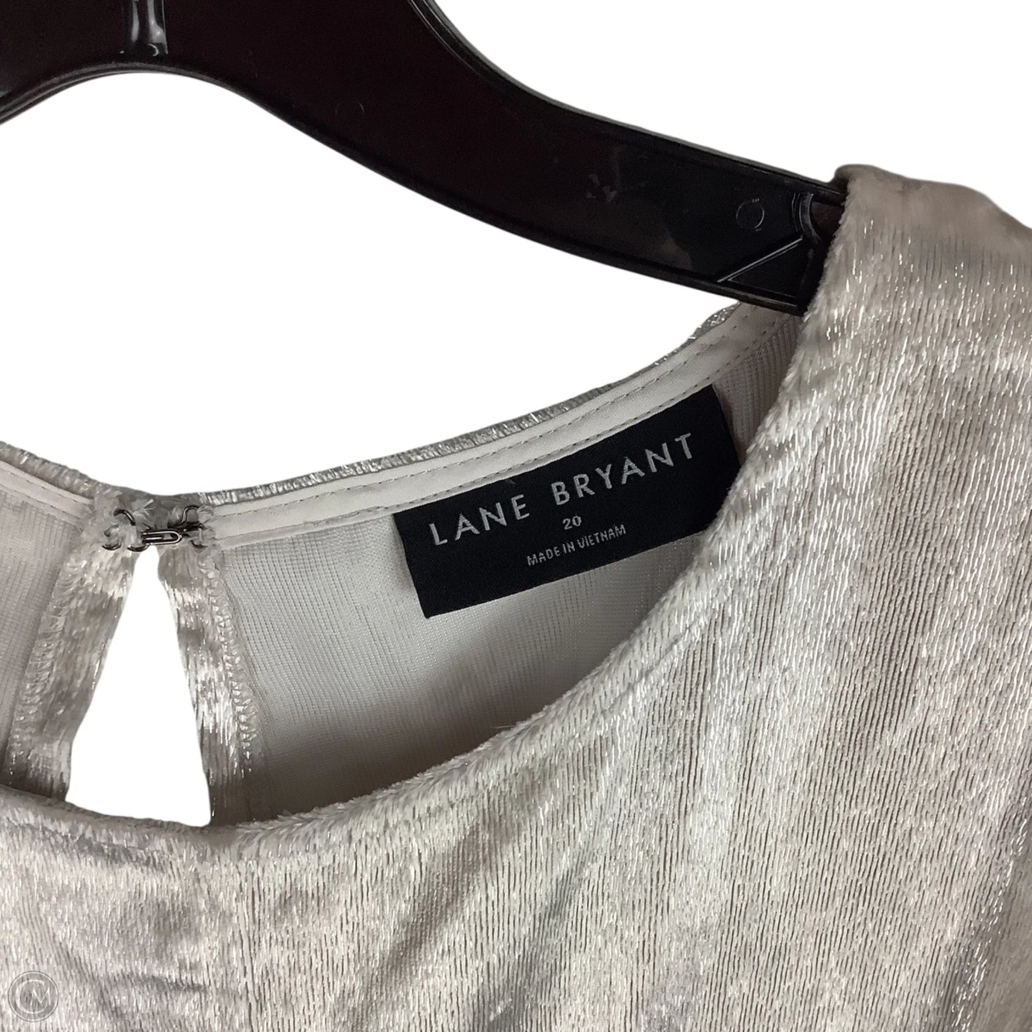 Top Short Sleeve By Lane Bryant In Silver, Size: 20