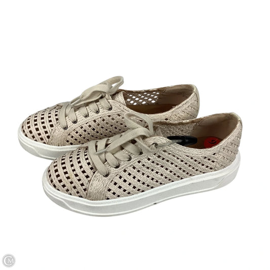 Shoes Sneakers By Charles David In Cream, Size: 9.5