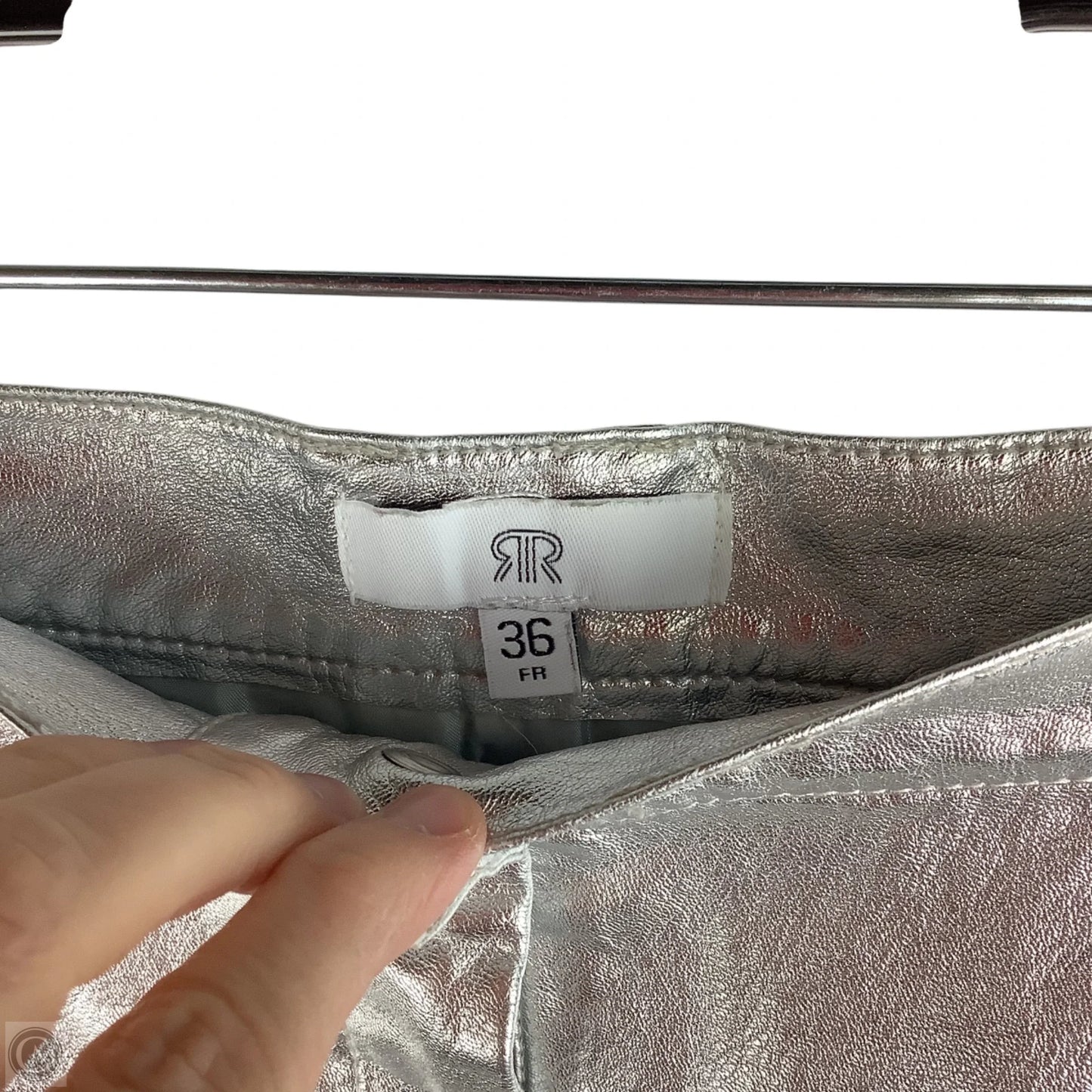 Skirt Midi By Clothes Mentor In Silver, Size: Est. 2