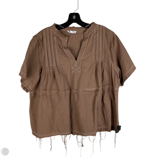 Top Short Sleeve By Chicsoul In Brown, Size: 1x