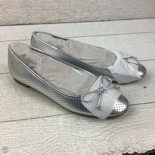 Shoes Flats By Bandolino In Silver, Size: 7.5