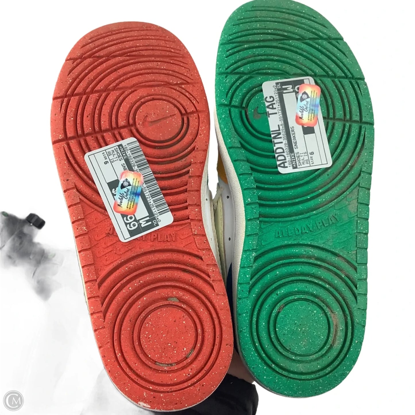 Shoes Sneakers By Nike In Multi-colored, Size: 4Y/ W 6