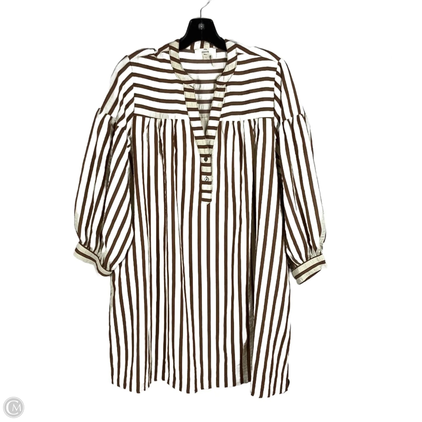 Dress Casual Short By Entro In Striped Pattern, Size: L