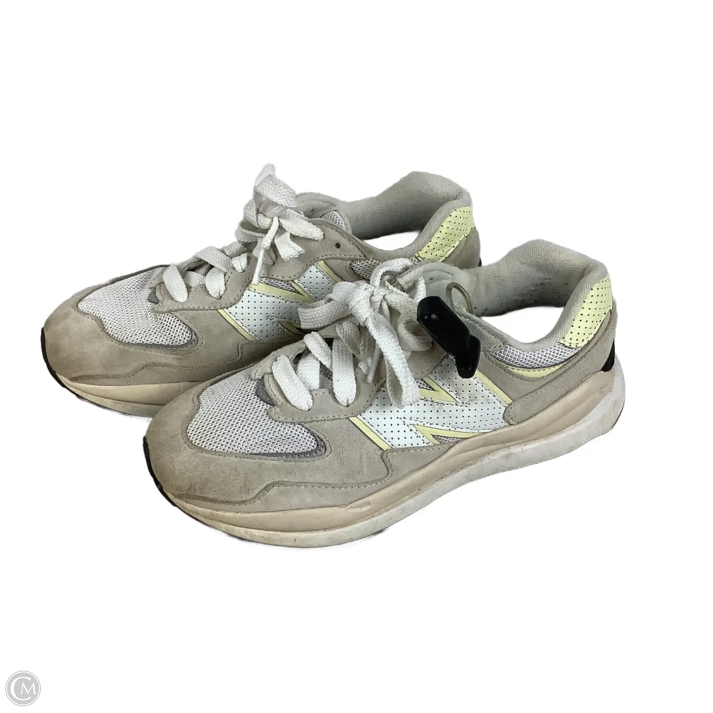 Shoes Athletic By New Balance In Cream, Size: 9