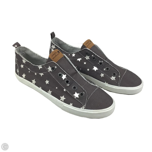 Shoes Sneakers By Simply Southern In Brown, Size: 10