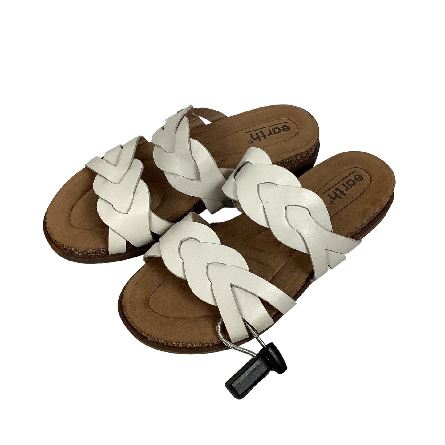 Sandals Flats By Earth In Cream, Size: 7