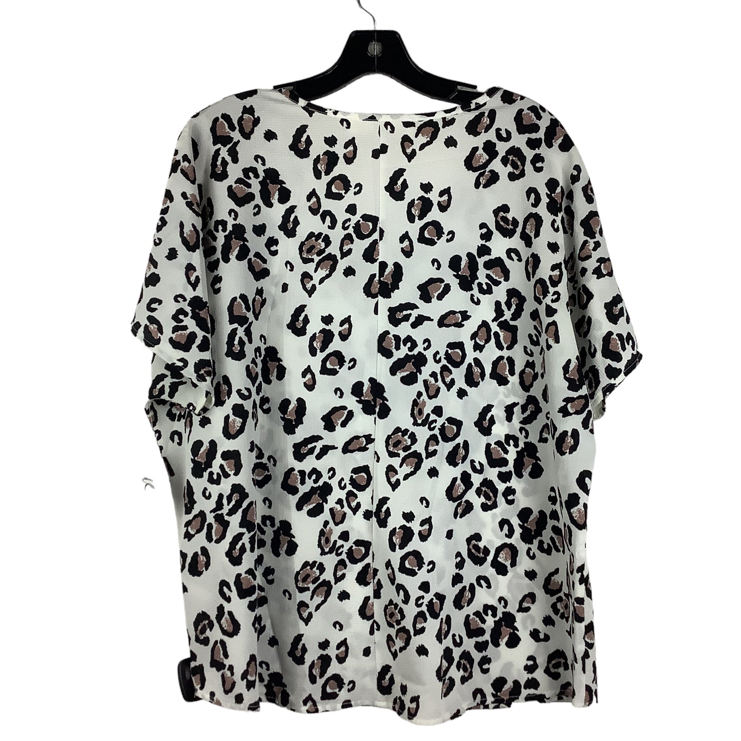 Top Short Sleeve By Clothes Mentor In Animal Print, Size: L