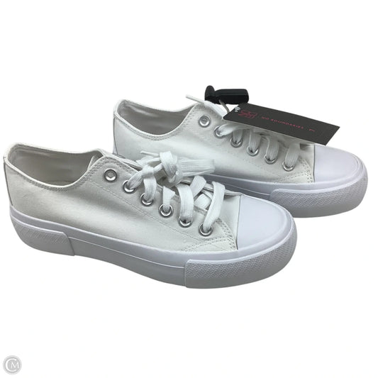 Shoes Sneakers By No Boundaries In White, Size: 7