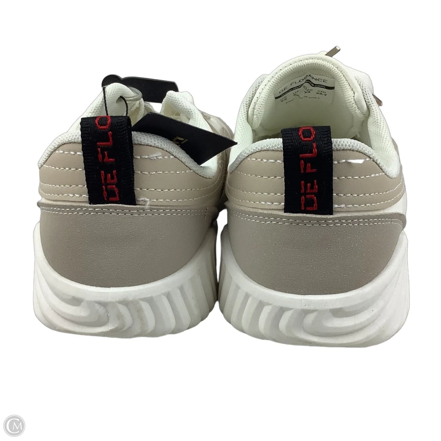 Shoes Sneakers By Clothes Mentor In Cream, Size: 7.5
