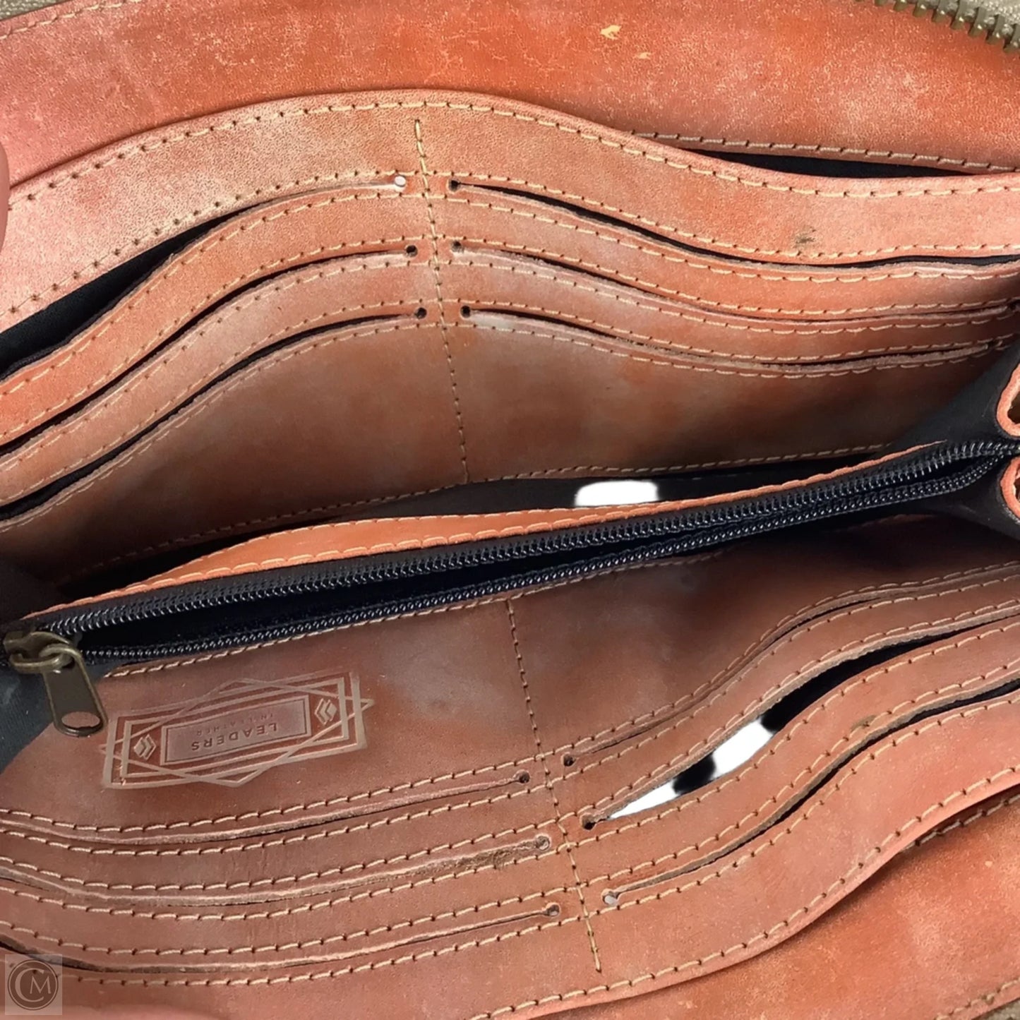 Wristlet Leather By Clothes Mentor, Size: Medium
