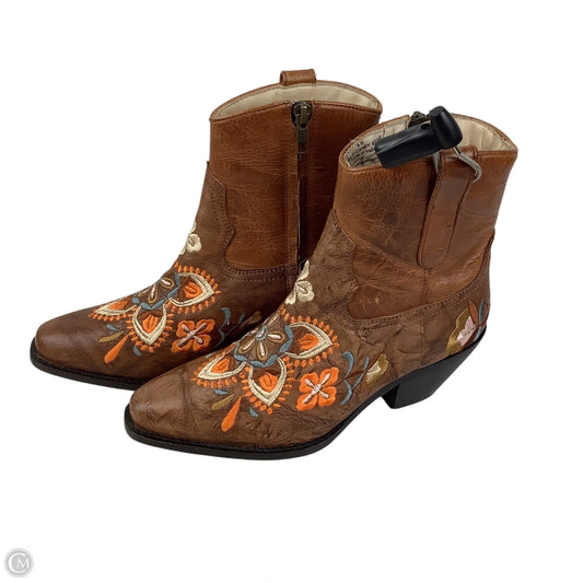 Boots Western By Clothes Mentor In Brown, Size: 6