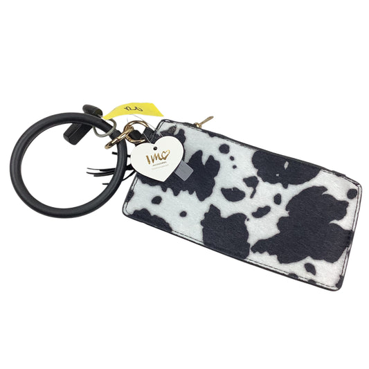 Wristlet By Clothes Mentor, Size: Medium