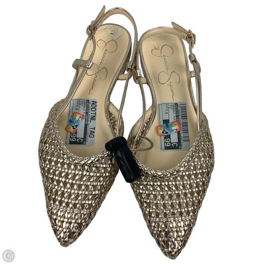 Sandals Flats By Jessica Simpson In Gold, Size: 7.5