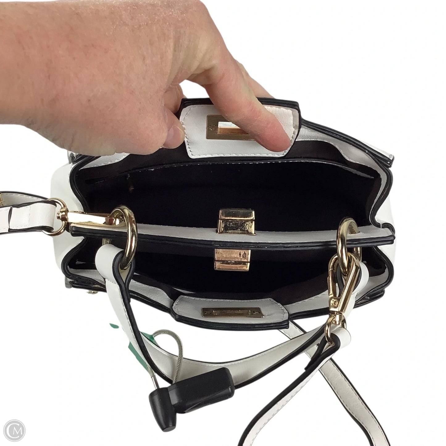 Handbag By Clothes Mentor, Size: Medium