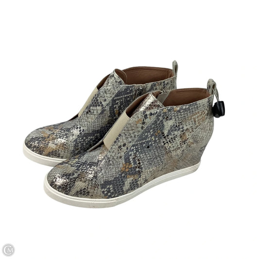 Shoes Heels Wedge By Clothes Mentor In Snakeskin Print, Size: 9.5