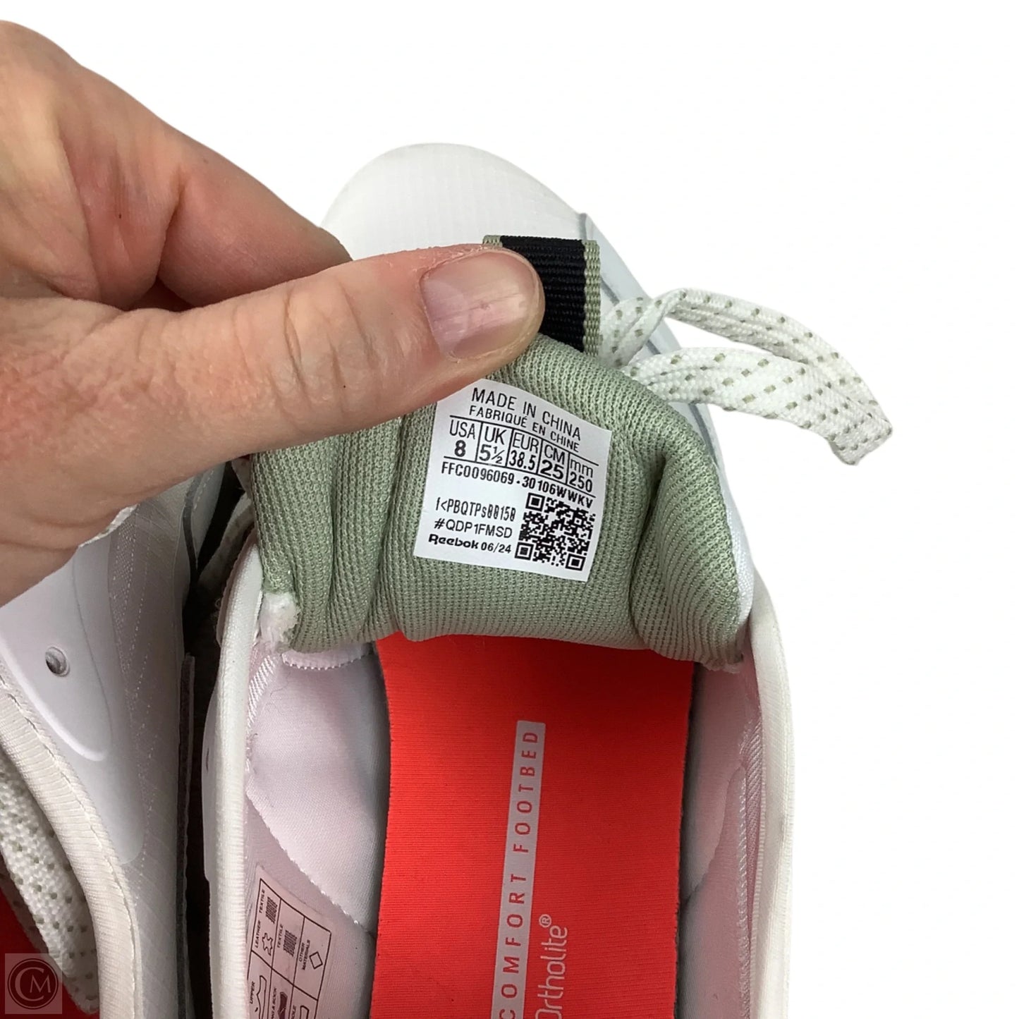 Shoes Athletic By Reebok In White, Size: 8