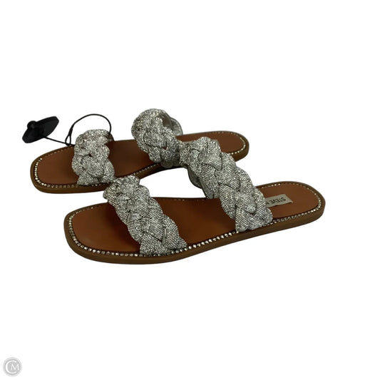 Sandals Flats By Steve Madden In Silver, Size: 9.5