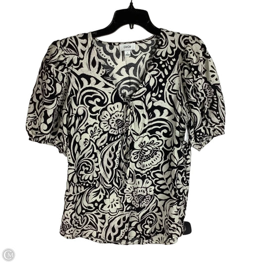 Top Short Sleeve By Cece In Black & White, Size: M