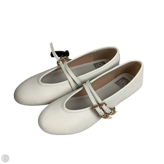 Shoes Flats By Dolce Vita In White, Size: 7