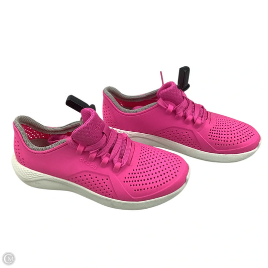 Shoes Sneakers By Crocs In Pink, Size: 7