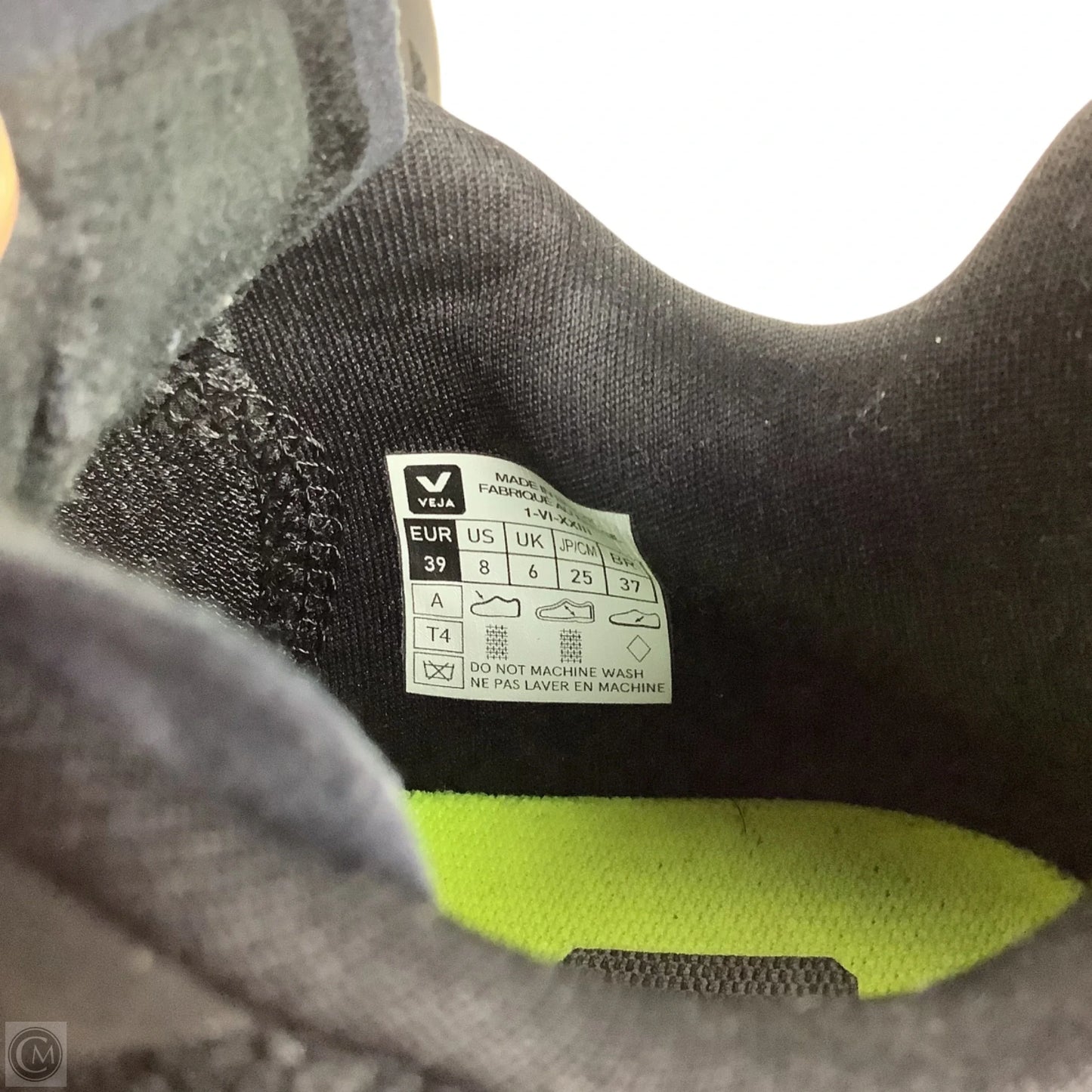 Shoes Athletic By Veja In Black, Size: 8