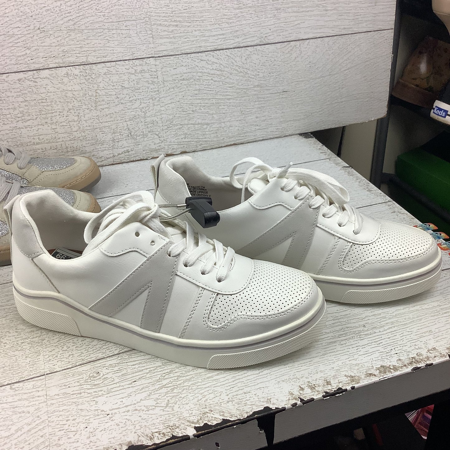 Shoes Sneakers By Mia In White, Size: 8