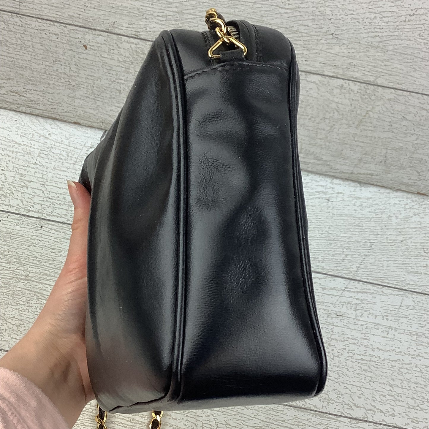 Crossbody Luxury Designer By Chanel, Size: Medium