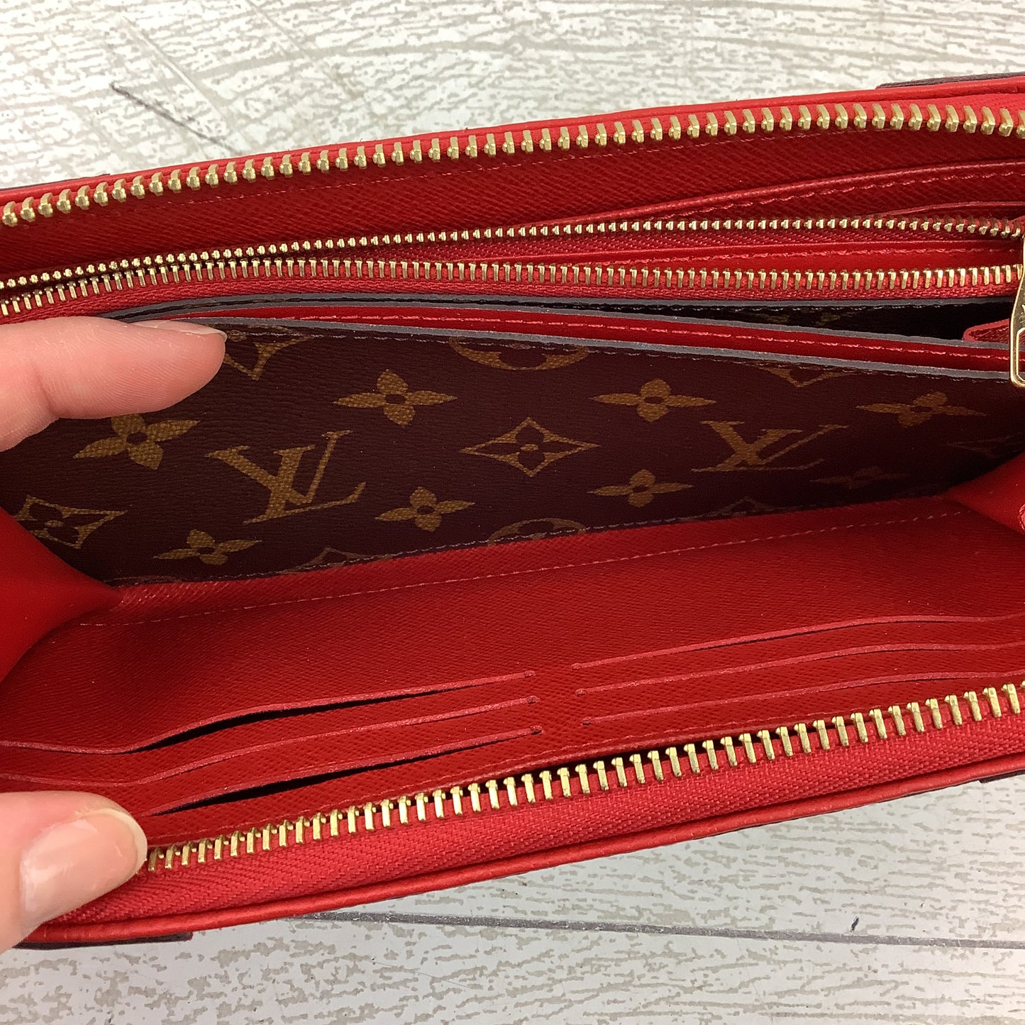 Wallet Luxury Designer By Louis Vuitton, Size: Large